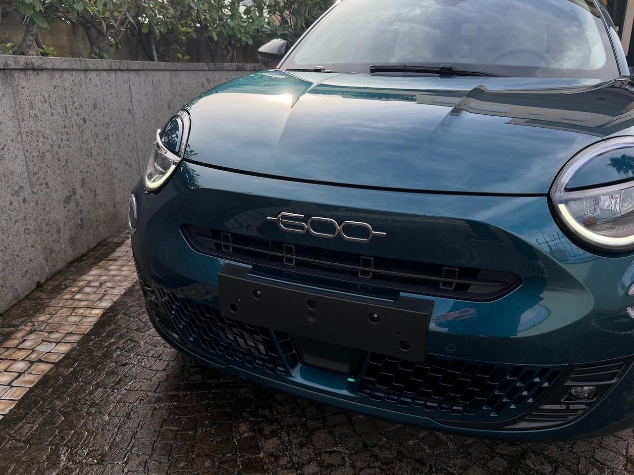 Fiat 600 Hybrid 110 CV DCT MHEV La Prima