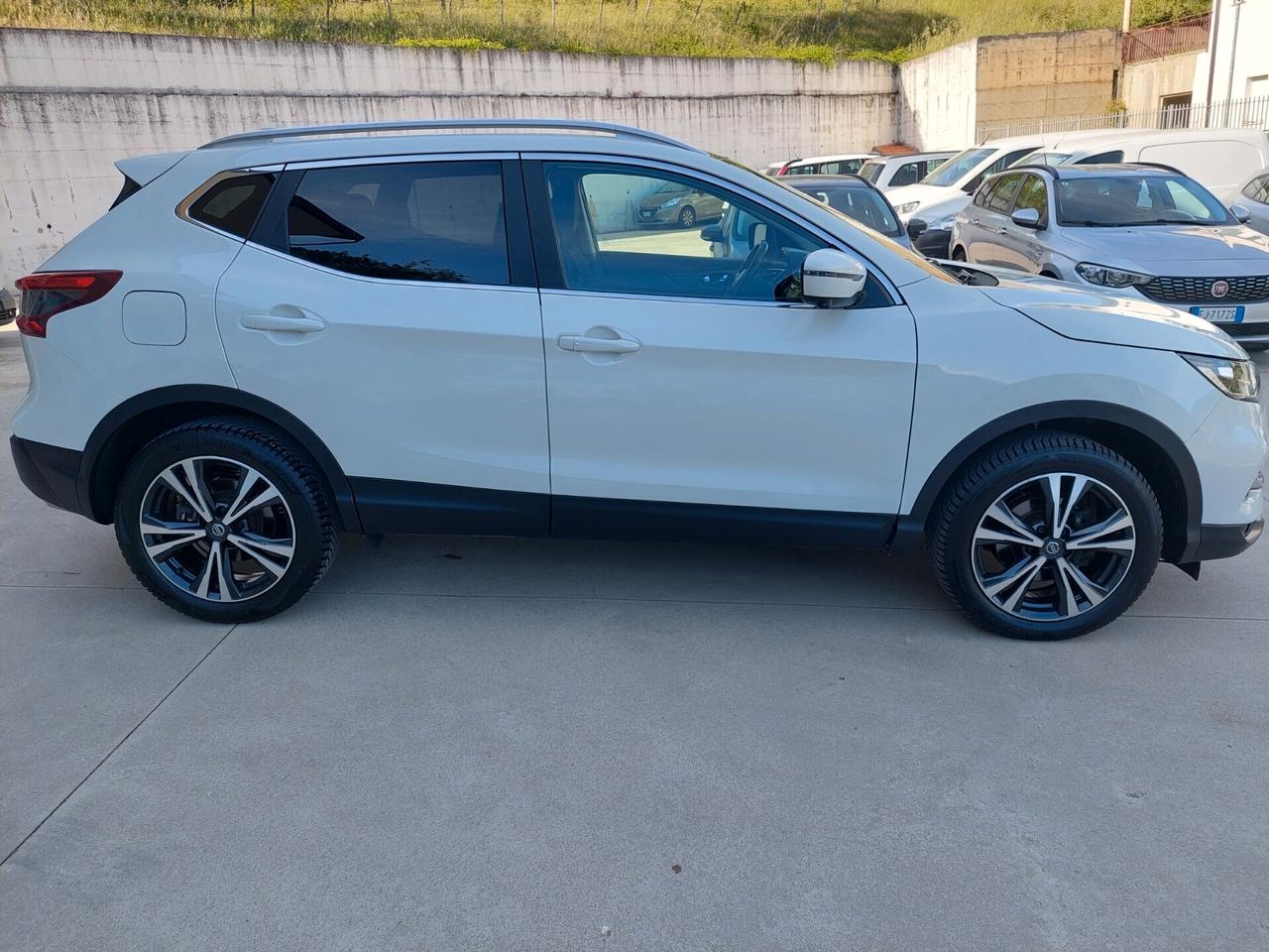 Nissan Qashqai 1.6 dCi 131CV TETTO P.