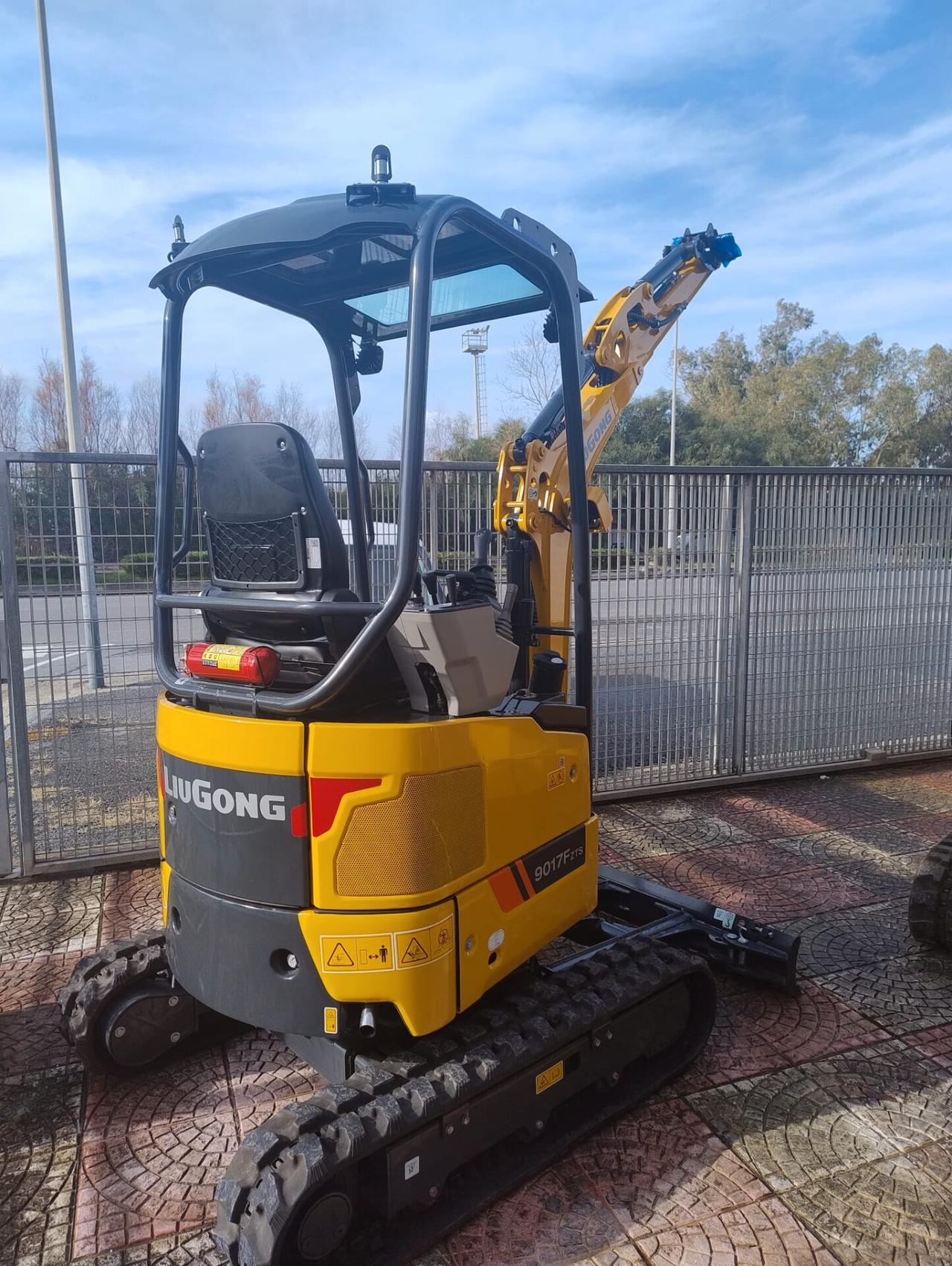 Escavatore Nuovo LiuGong 9017F (18 Quintali)