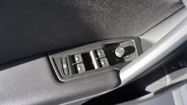 VOLKSWAGEN Tiguan 2.0 TDI 150 CV SCR DSG Elegance