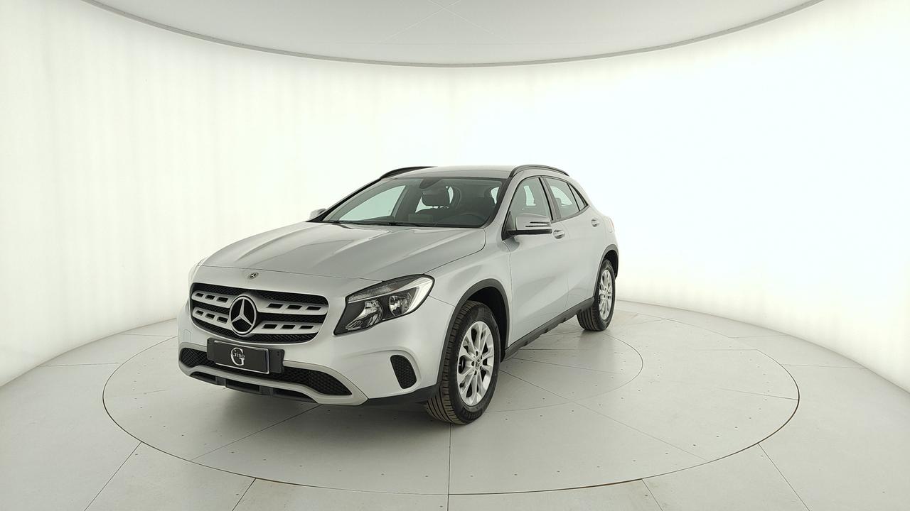 Mercedes-Benz GLA 180 Business