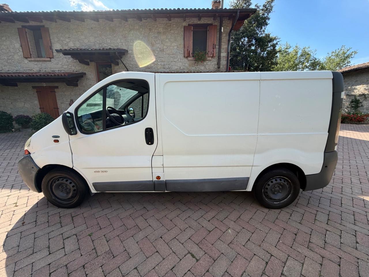 Renault Trafic T27 1.9 dCi/100PC-TN Furg.Confort