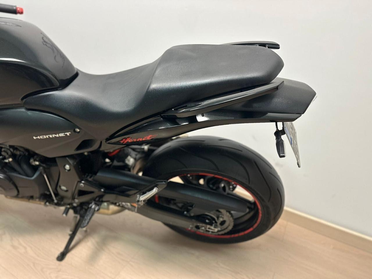 HONDA HORNET 600 - 2010 DA 99€ AL MESE