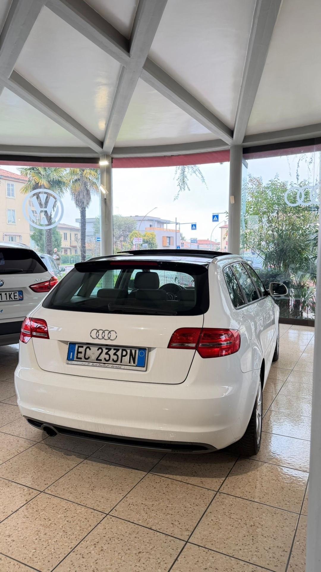 Audi A3 SPB 1.6 TDI 105 CV CR Ambition