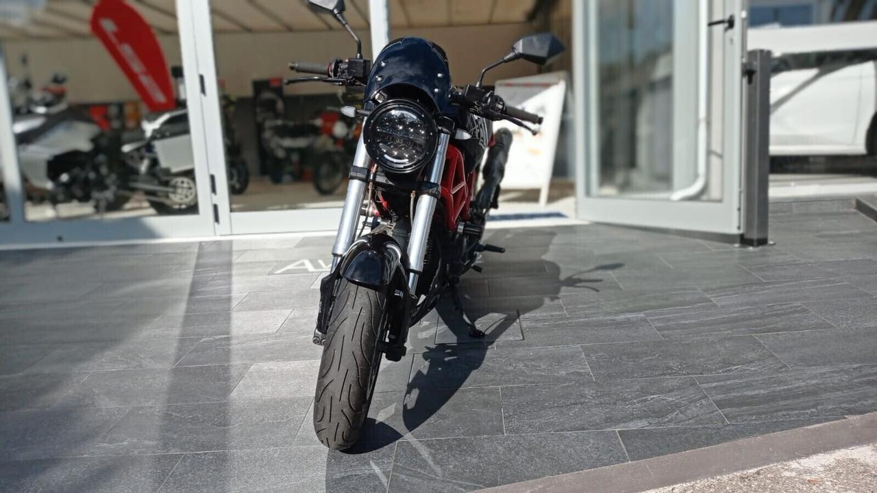 Ducati Monster 695 70cv