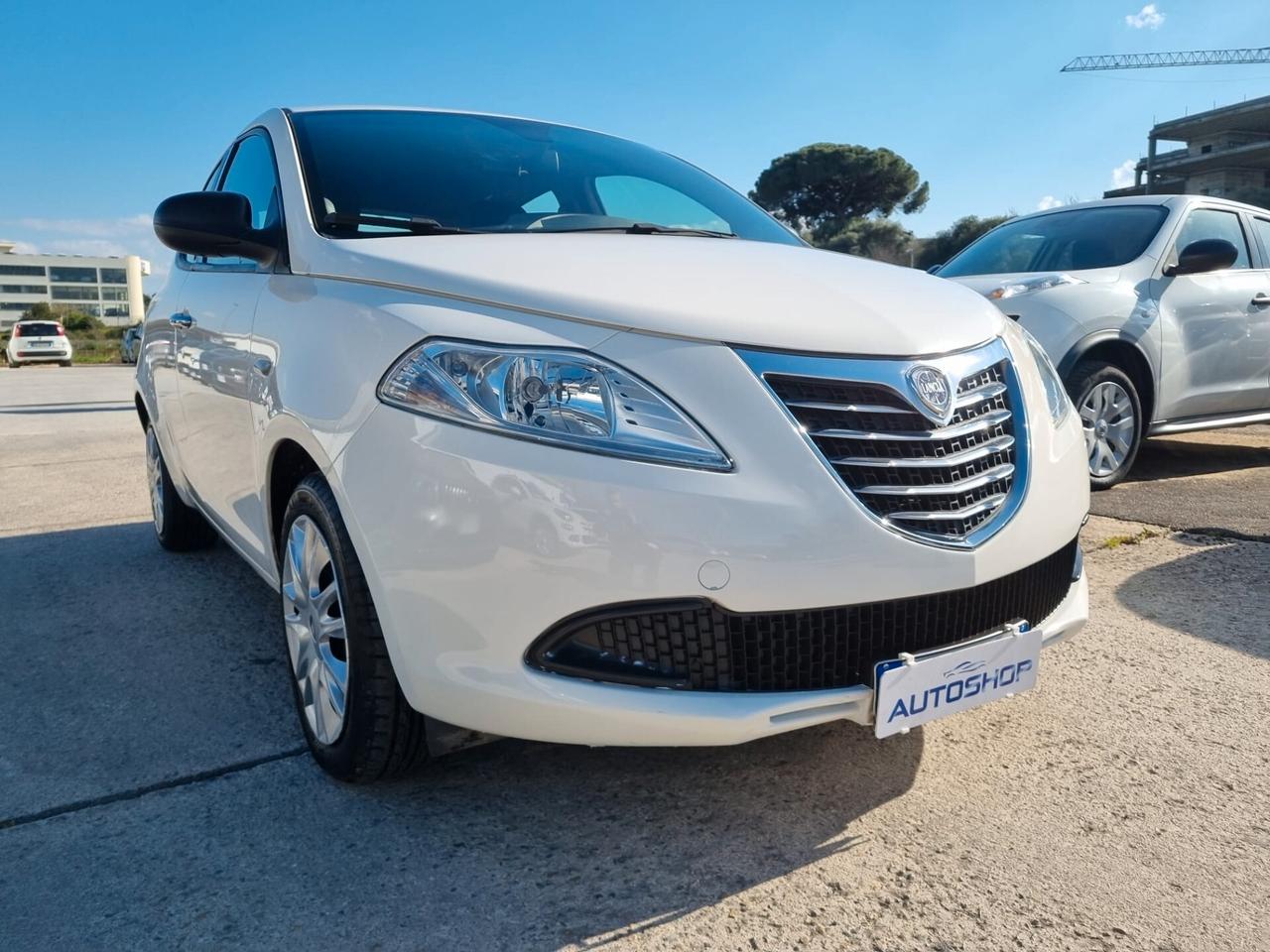 Lancia Ypsilon 1.2 69 CV 5 porte S&S Platinum