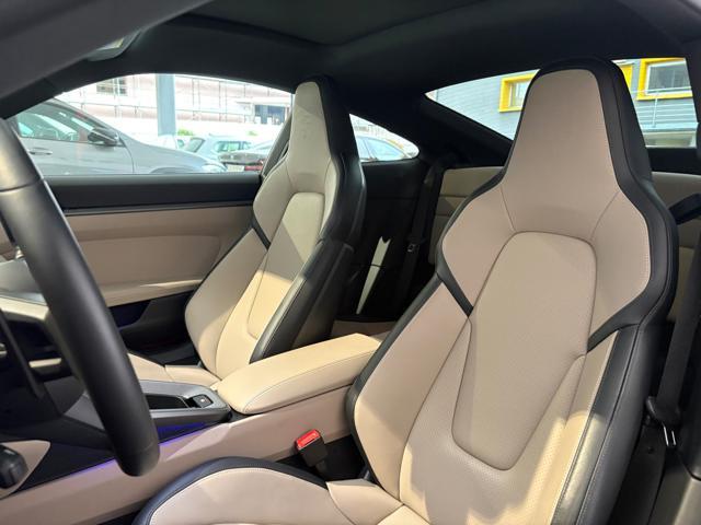 PORSCHE 992 Carrera