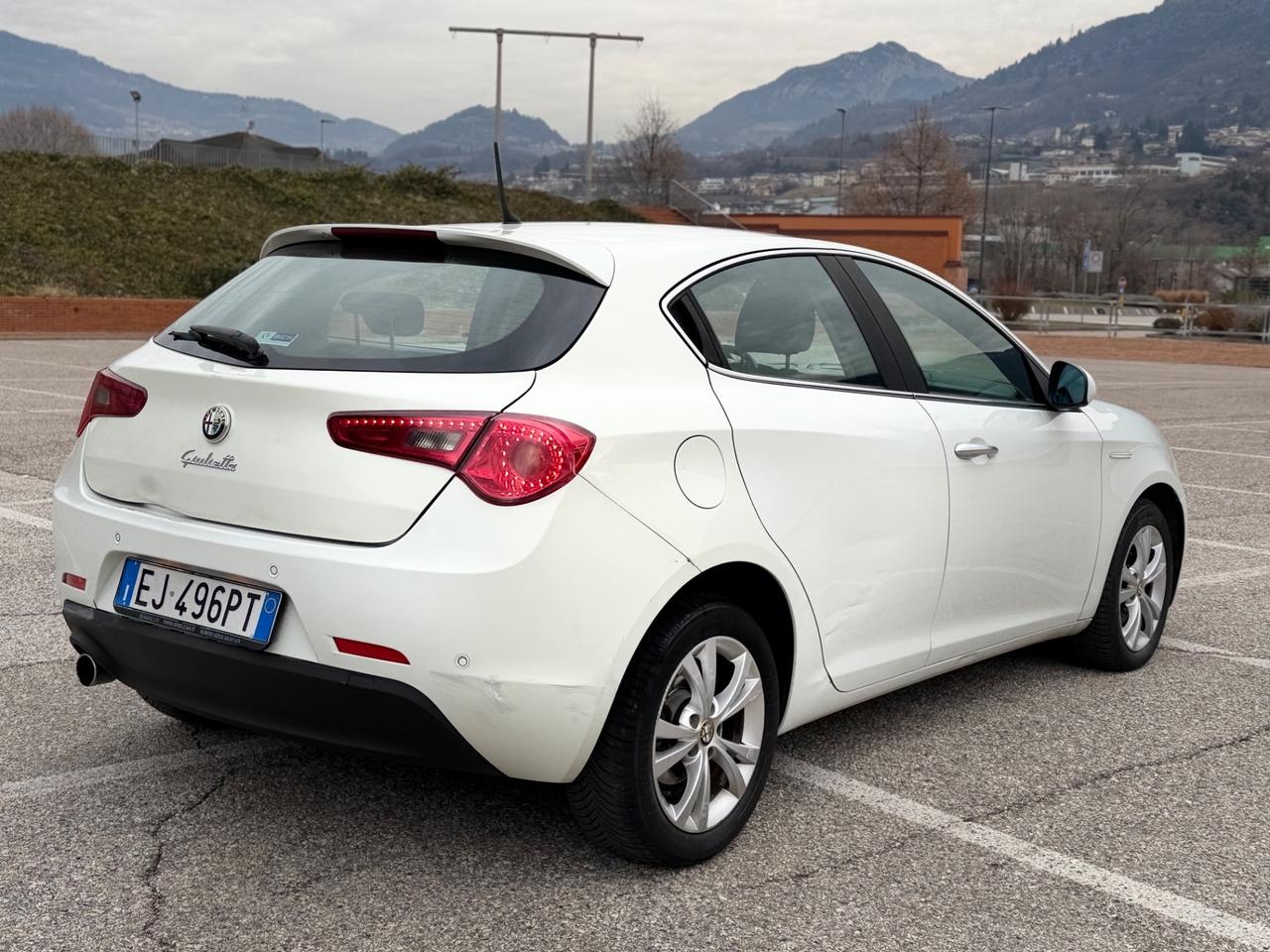 Alfa Romeo Giulietta 1.6 JTD 105cv ok neopatentati