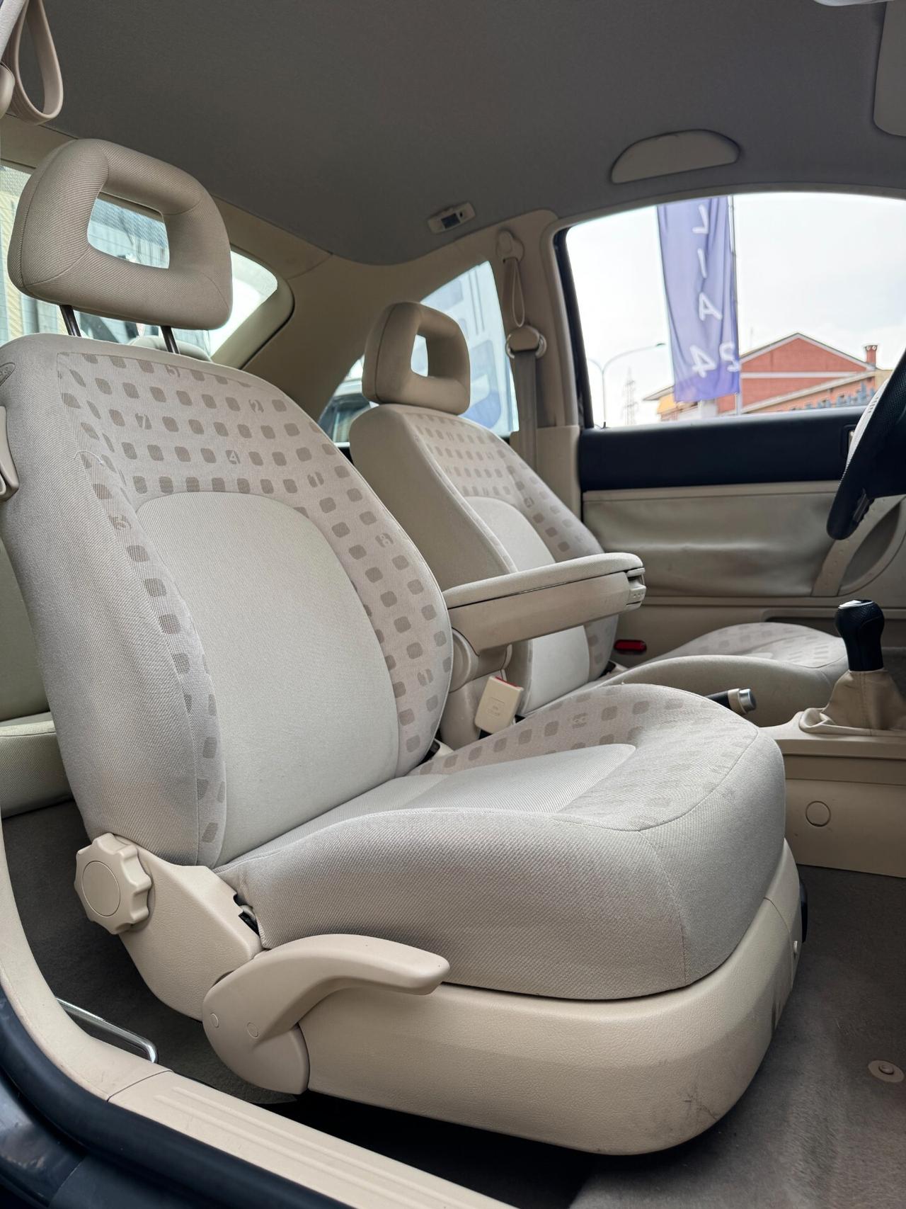 Volkswagen New Beetle 2.0 per neopatentato