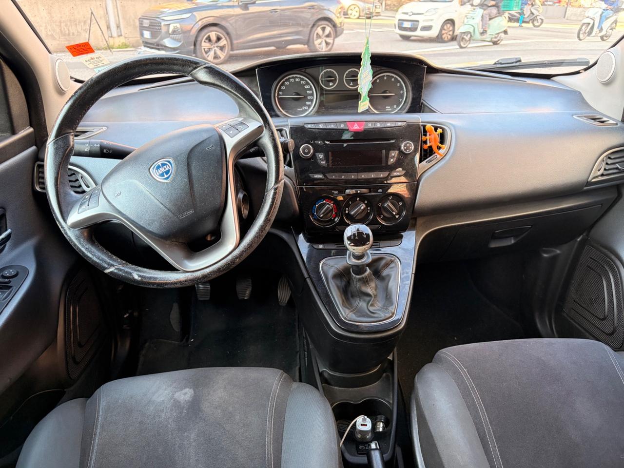 Lancia Ypsilon 1.2 69 CV 5 porte S&S Silver