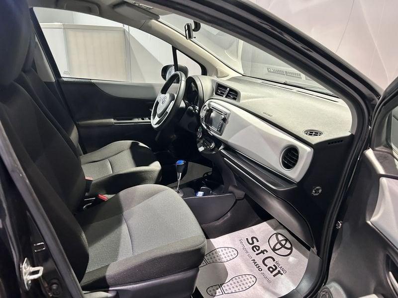 Toyota Yaris 1.5 Hybrid Lounge AREA C FREE