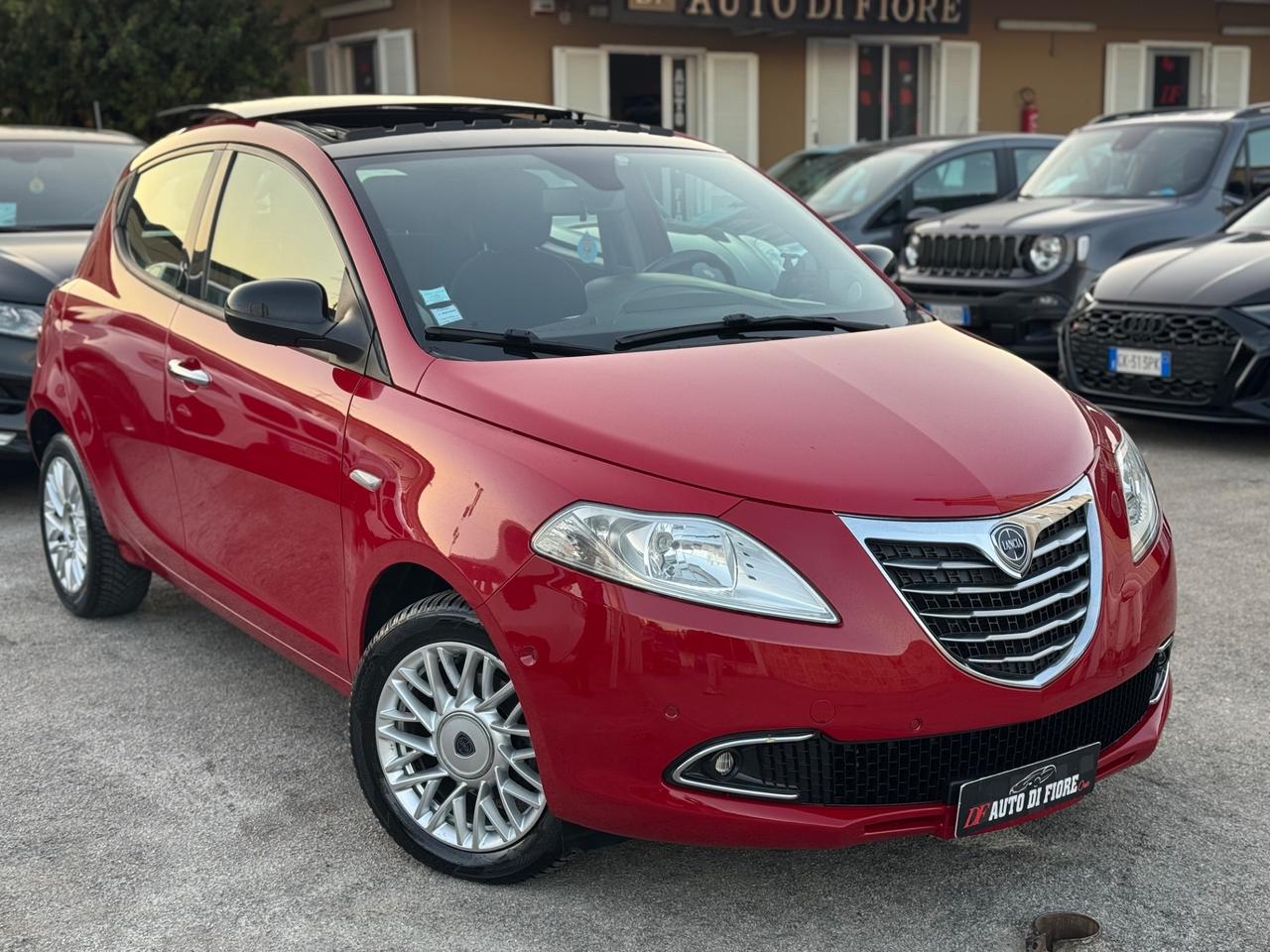 Lancia Ypsilon 1.3 MJT 95CV Platinum TETTO