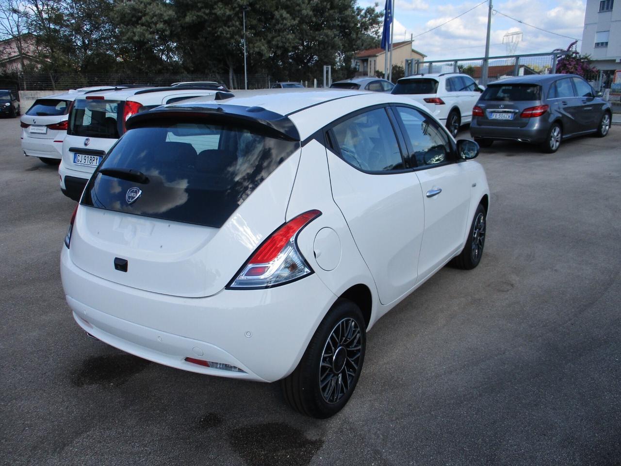 Lancia Ypsilon 1.0 FireFly 5 porte S&S Hybrid Plat