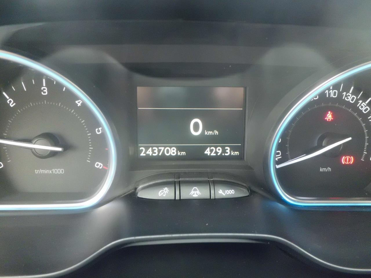 Peugeot 2008 BlueHDi 100 Allure