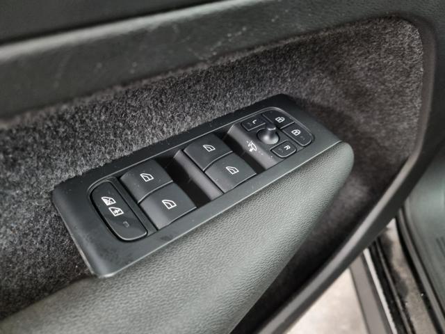 VOLVO XC40 B4 AWD automatico Core