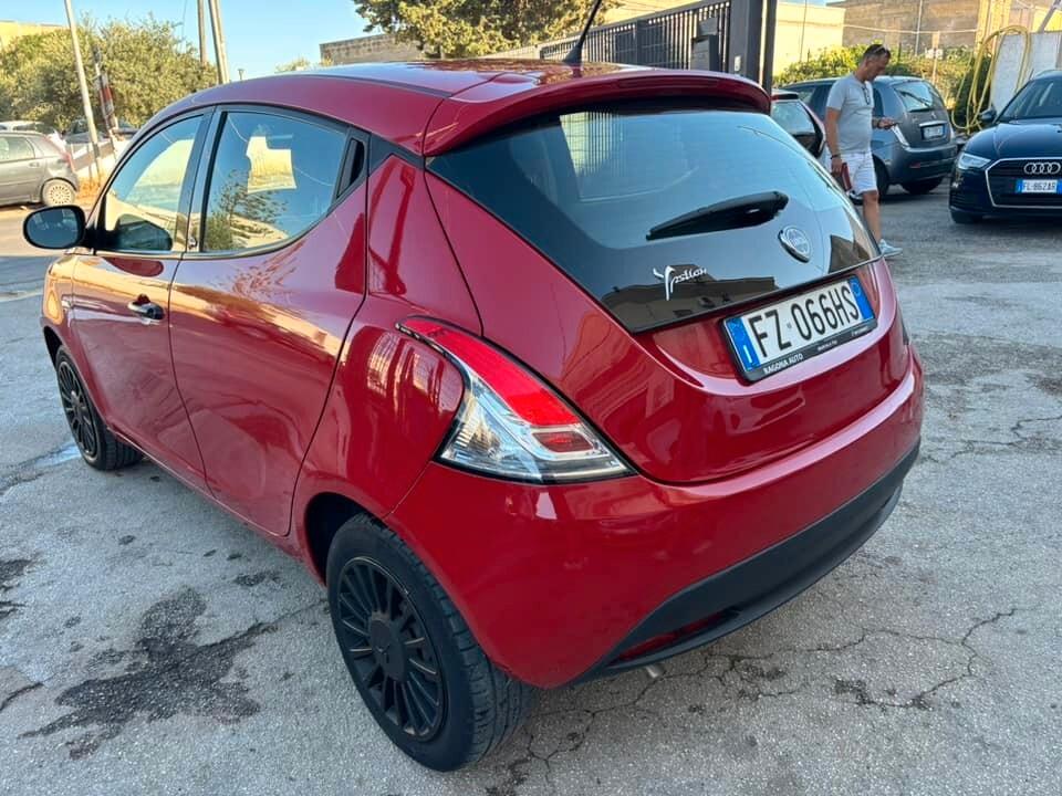 Lancia Ypsilon 1.2 69 CV 5 porte S&S Gold