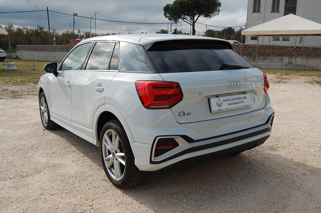 Audi Q2 35 TDI S tronic Identity Black