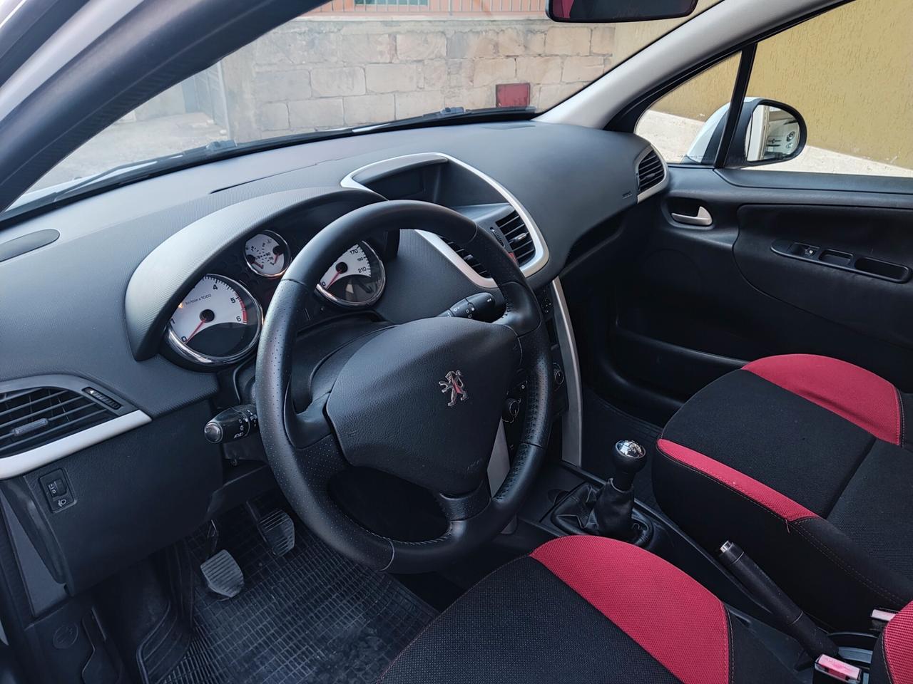 Peugeot 207 1.4 HDi XS Ok neop