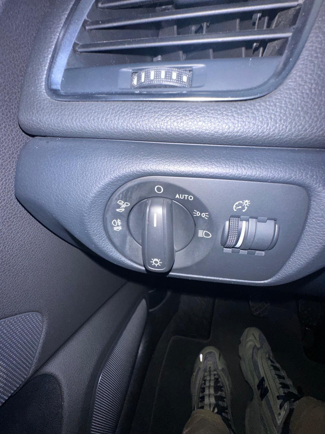 Audi Q3 2.0 TDI 120 CV Business