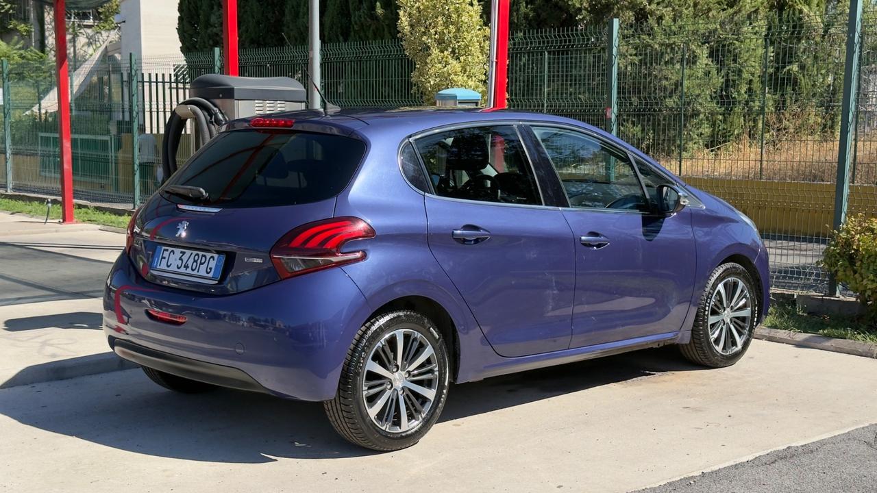 Peugeot 208 PureTech 82 5 porte Allure 2016