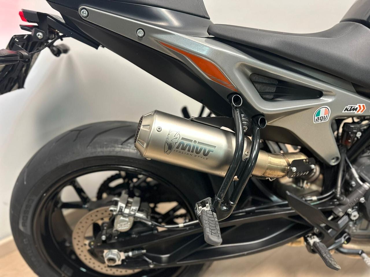 KTM DUKE 790 SCARICO MIVV DA 99€ AL MESE