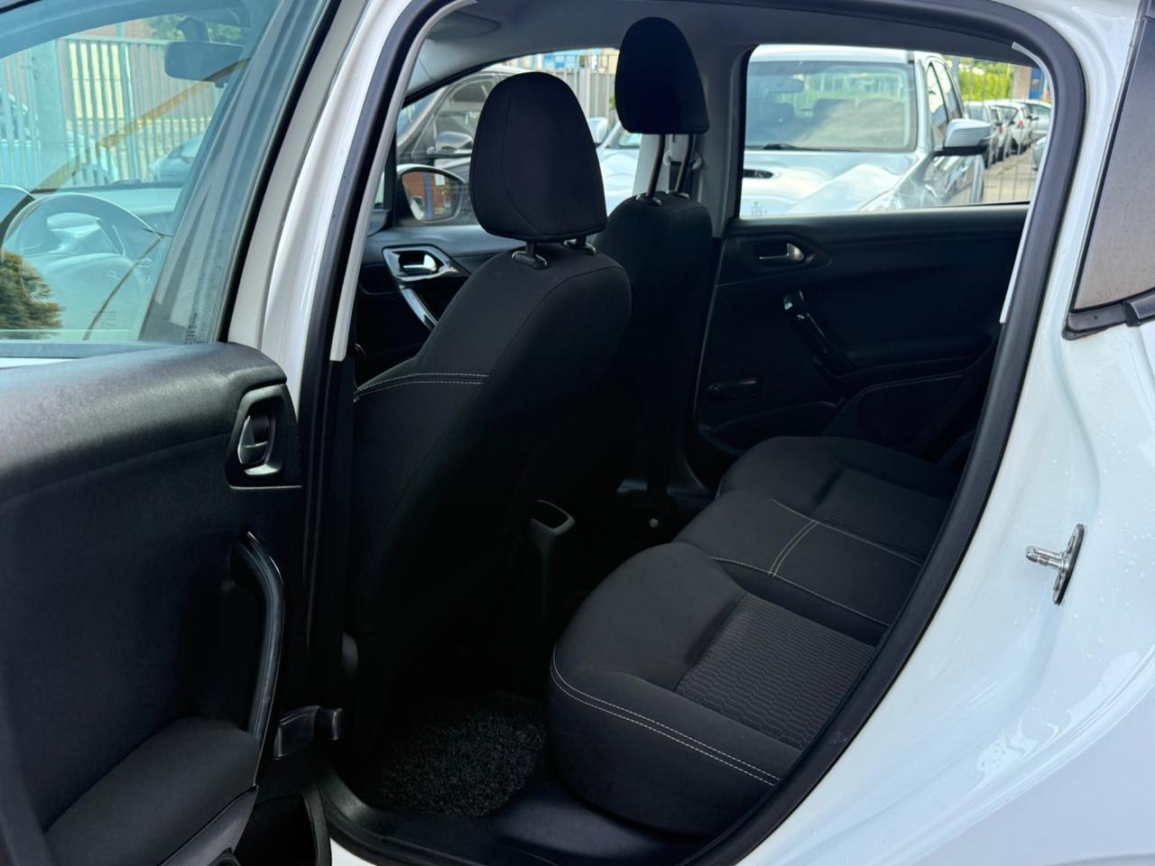 Peugeot 208 1.2 5 porte ALLURE