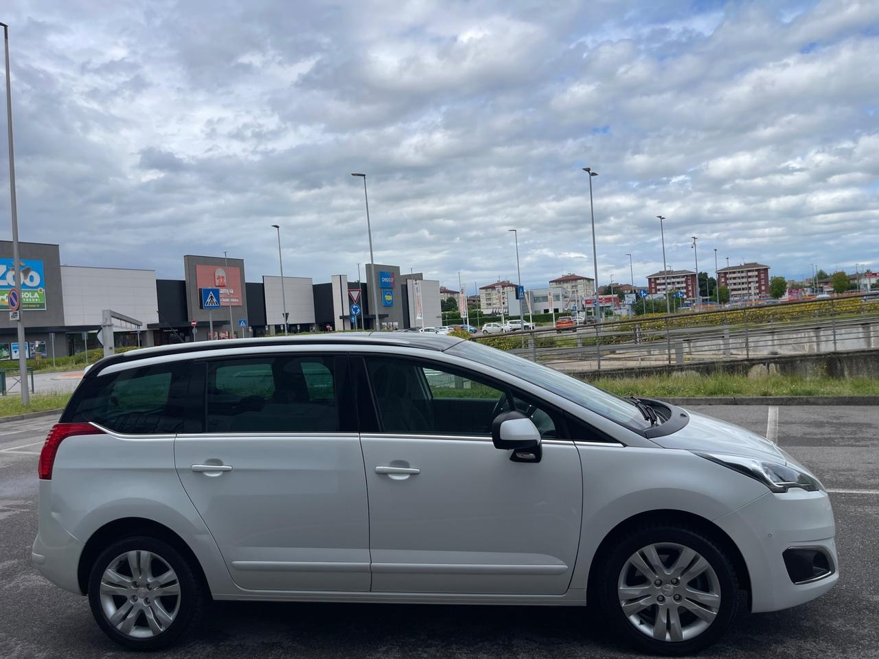 Peugeot 5008 BlueHDi 120 S&S Allure