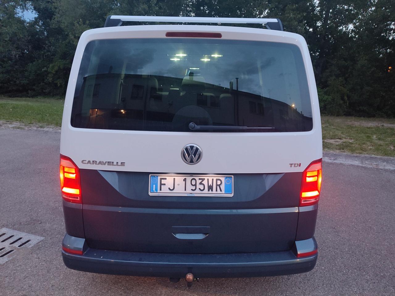 VOLKSWAGEN CARAVELLE 2017 DIESEL EURO6B 6POSTI GANCIO TRAINO