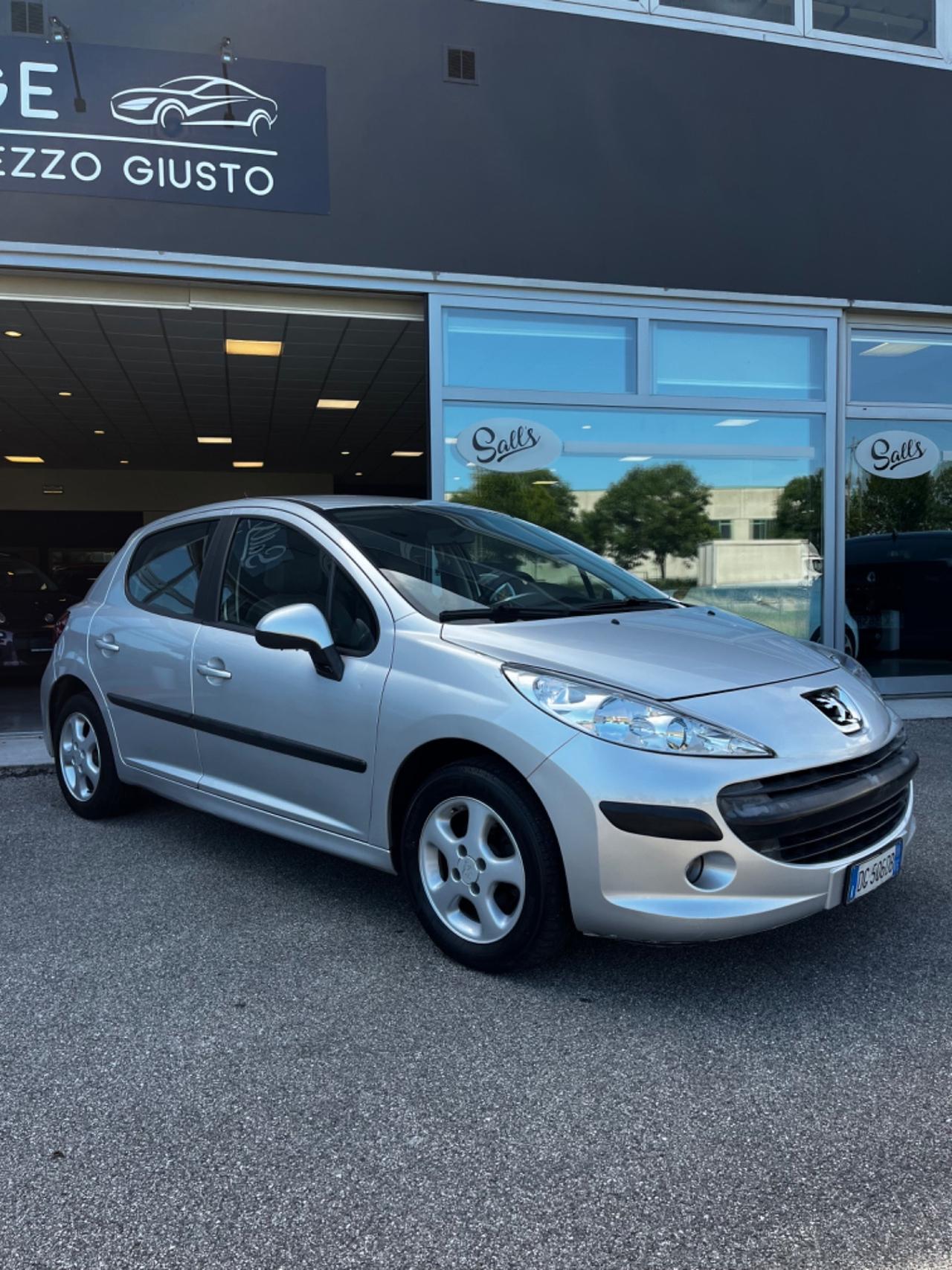 Peugeot 207 1.4 HDi 70CV Neopatentati