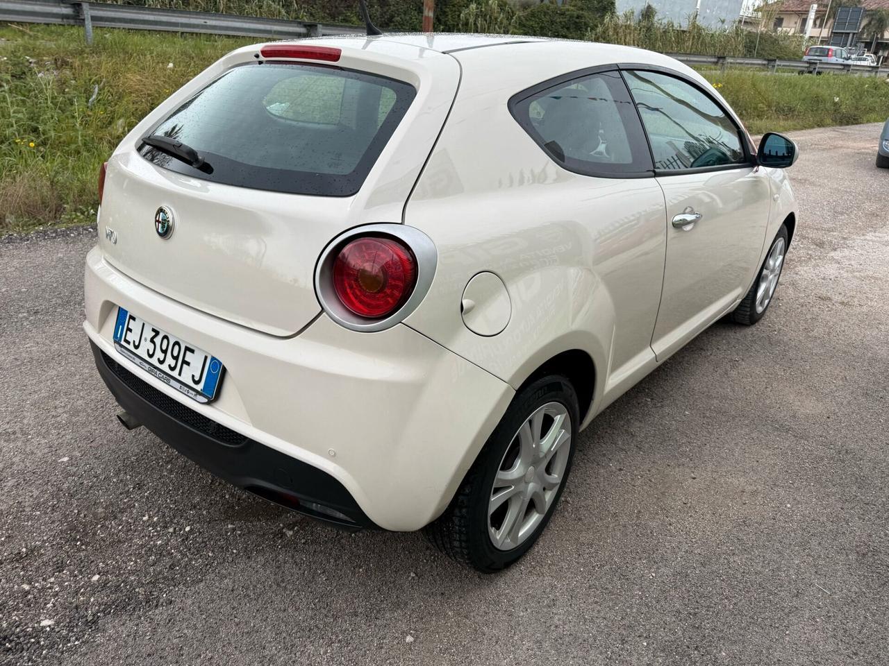 Alfa Romeo MiTo 1.4 105 CV M.air S&S Distinctive Sport Pack