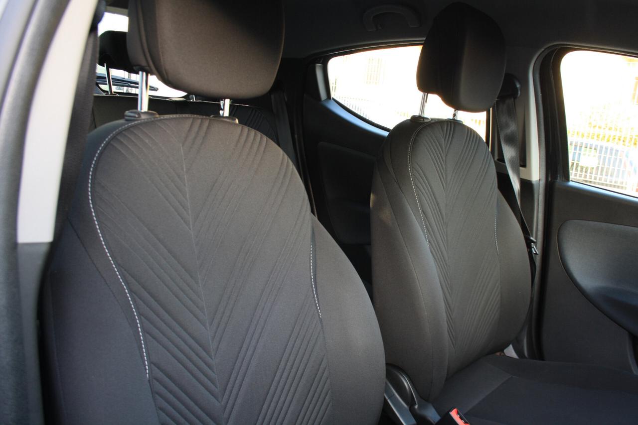 LANCIA YPSILON 1.0 HYBRID 70CV GOLD BLACK