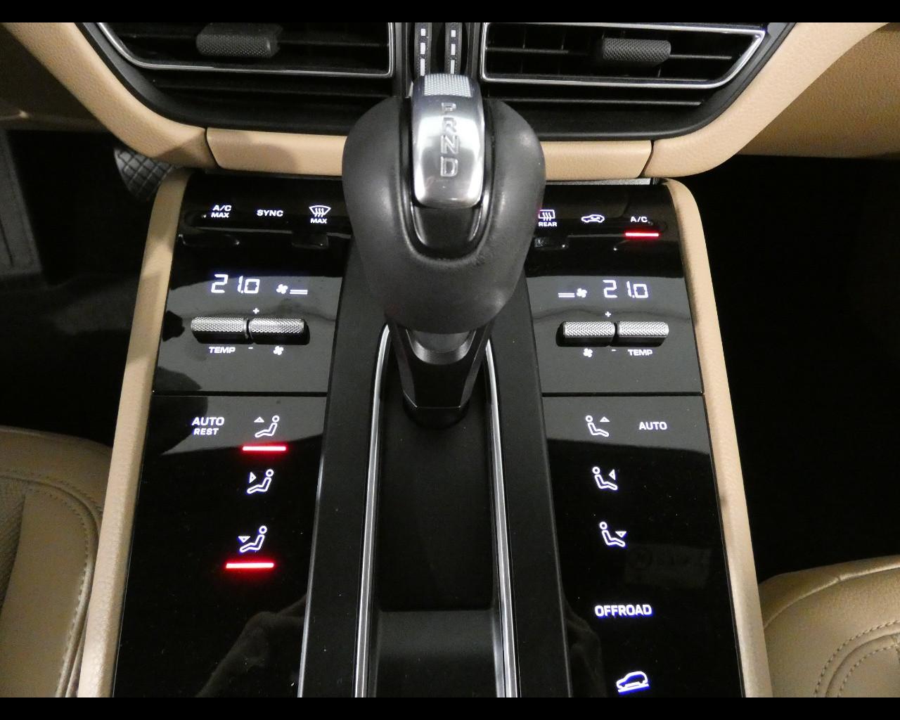PORSCHE Macan - 2.0