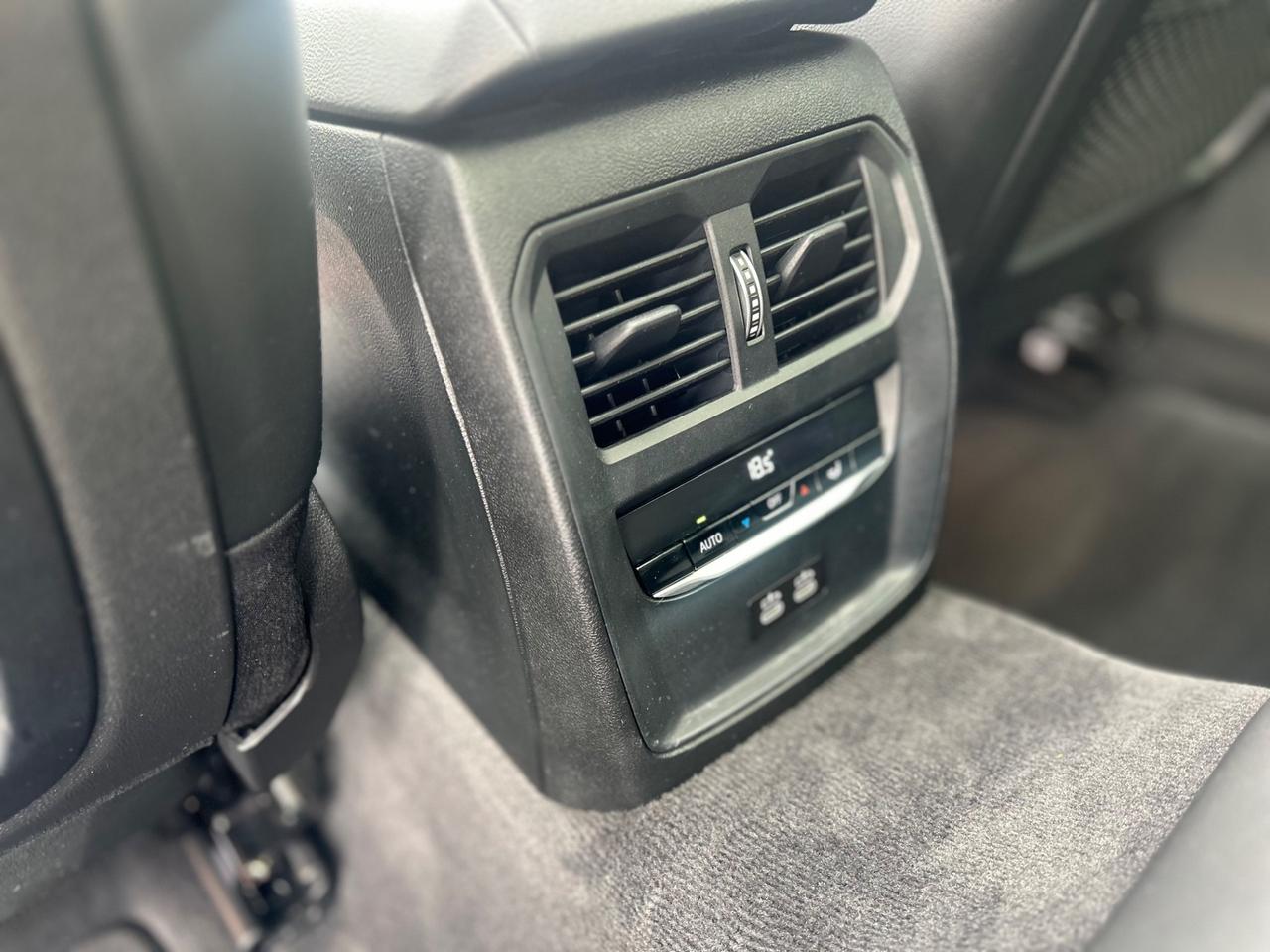 Bmw 318d 48V Touring Individual