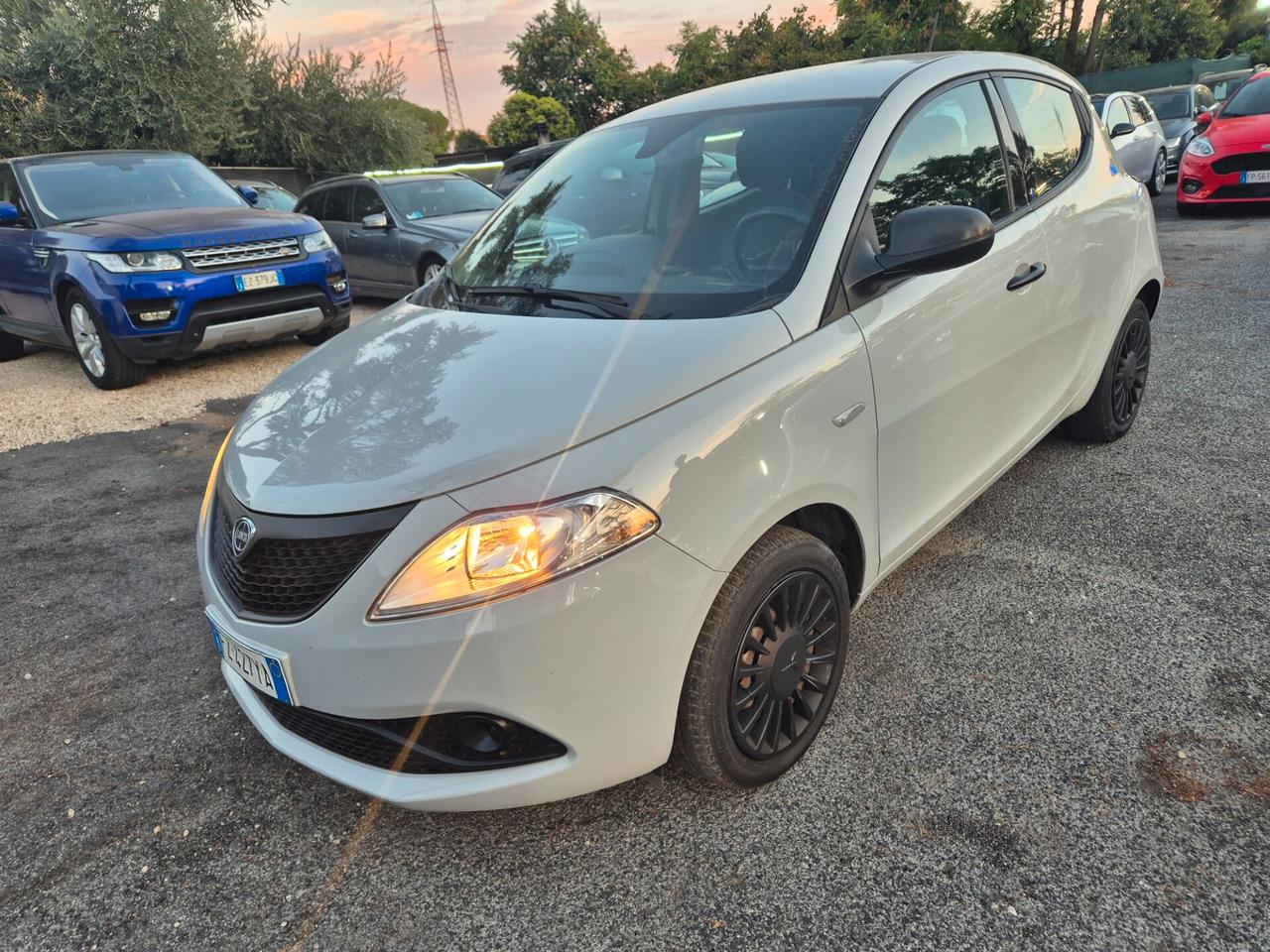 Lancia Ypsilon 1.2 69 CV 5 porte GPL Ecochic Monogram