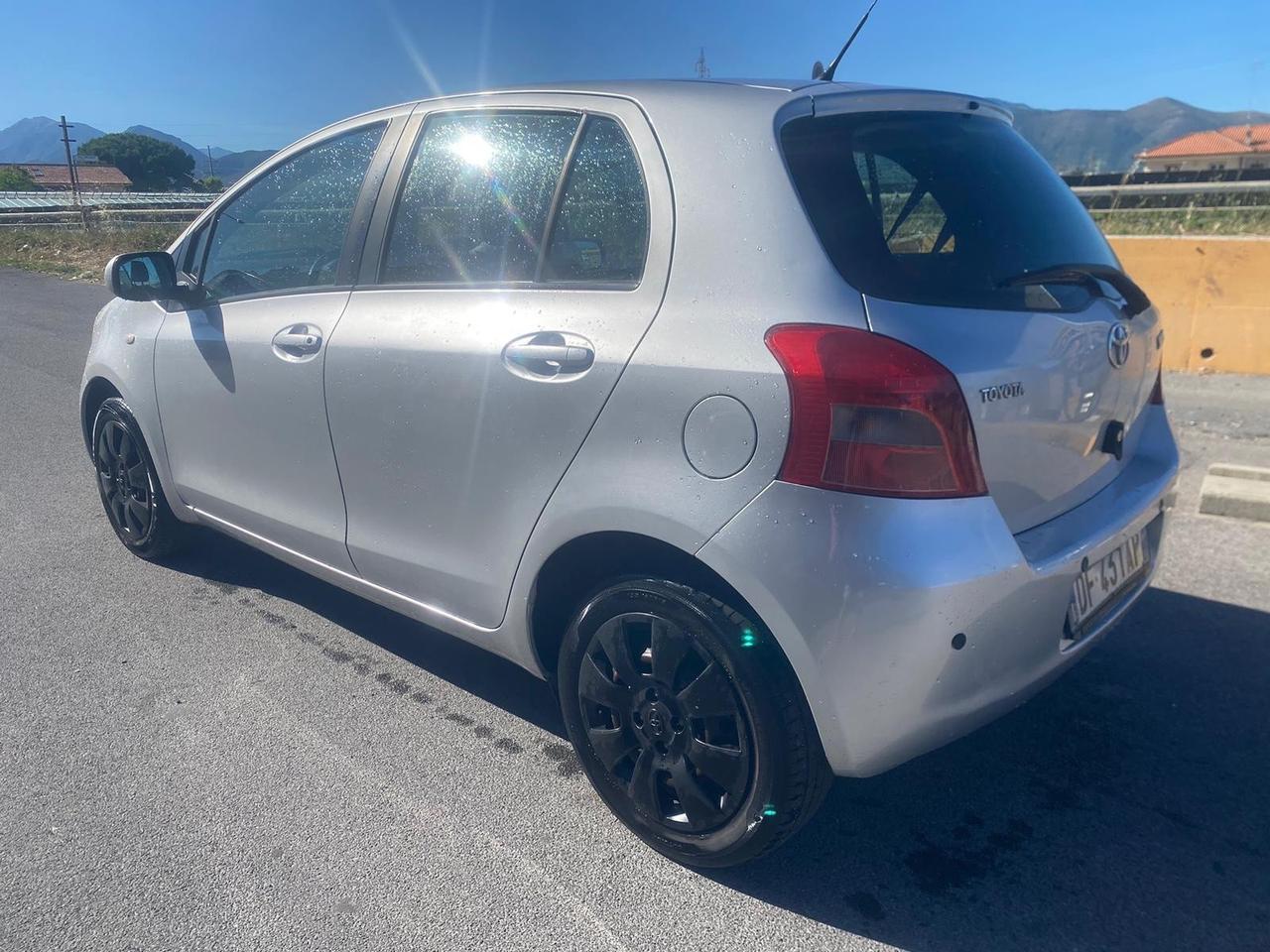 Toyota Yaris 1.0 5 porte Sol