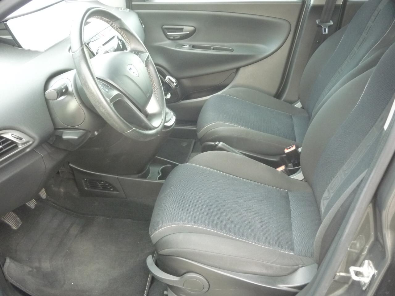 Lancia Ypsilon 1.2 69 CV 5 porte S Momodesign Km 80.000