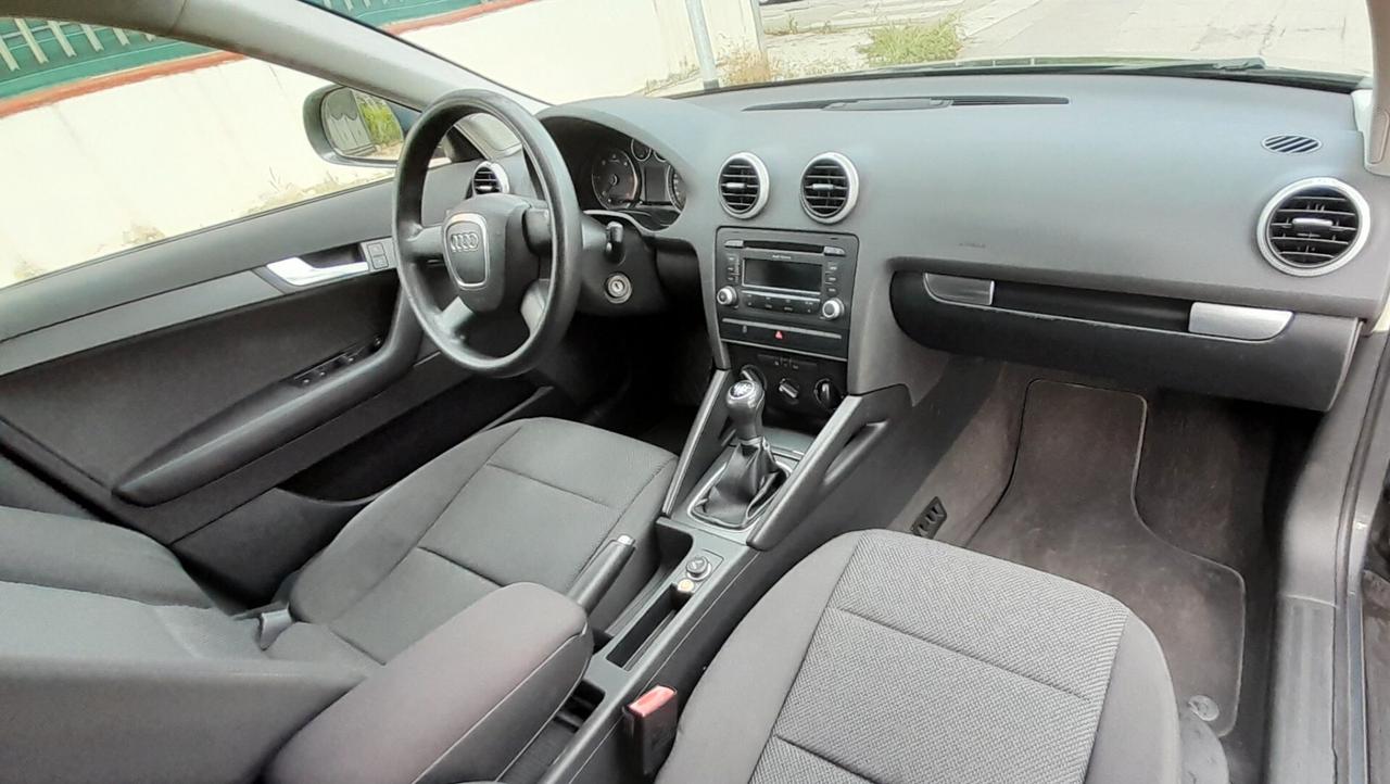 Audi A3 SPB 1.6 TDI CR F.AP. Young Edition