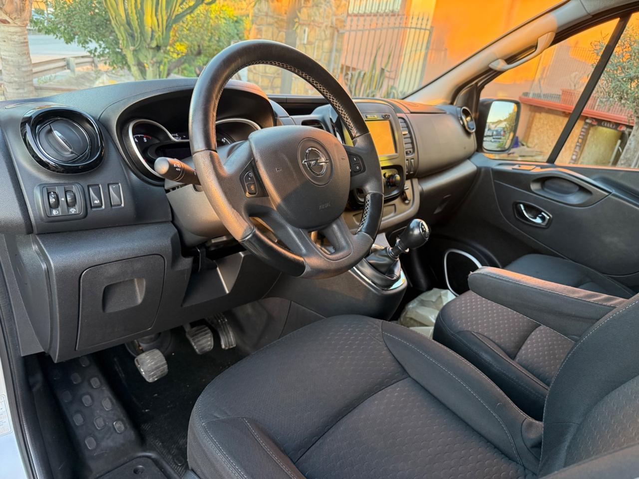 Opel Vivaro 9 POSTI DIESEL 120 CAVALLI