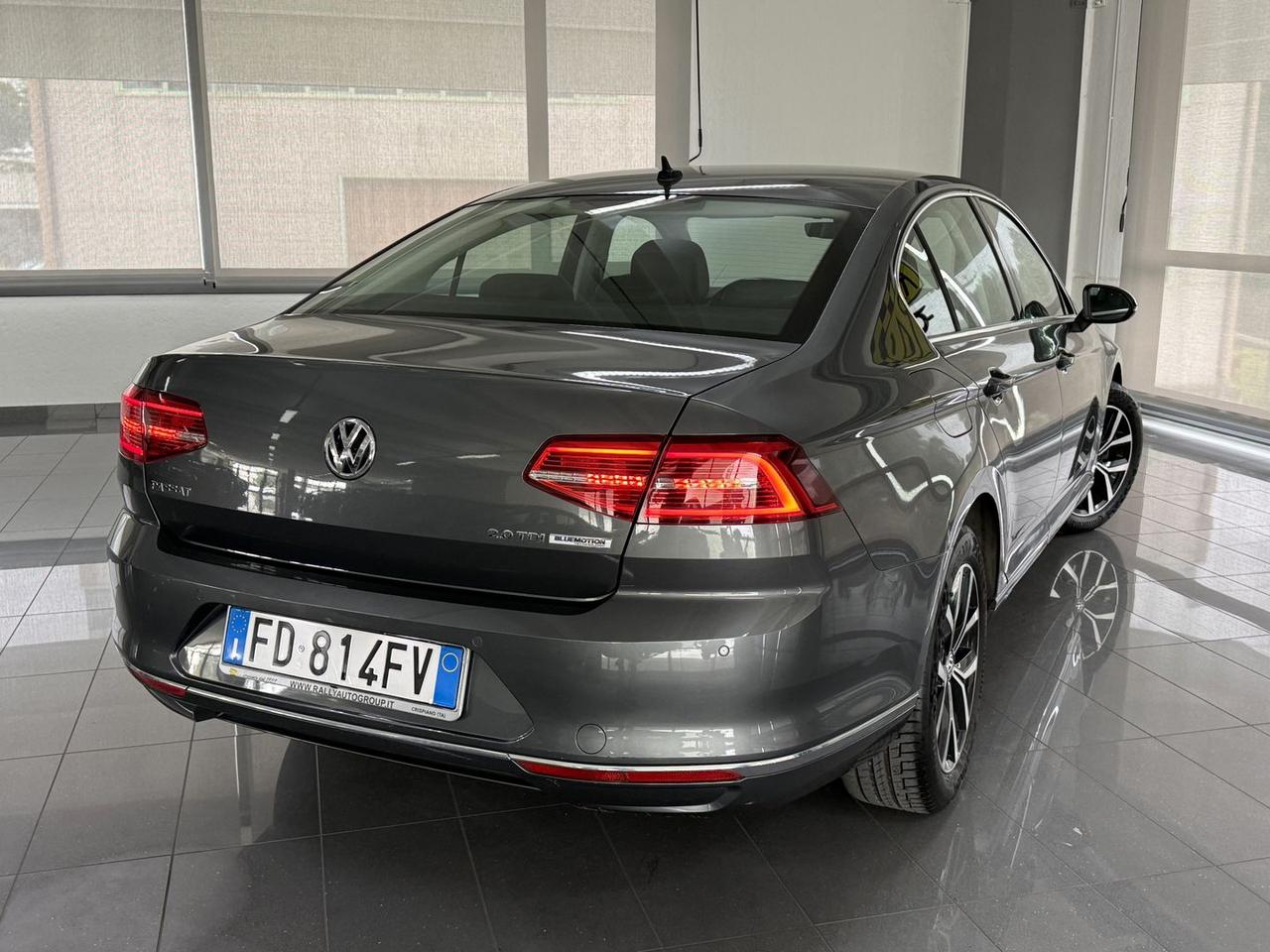 Volkswagen Passat Hgline 2.0 tdi 150cv #10396