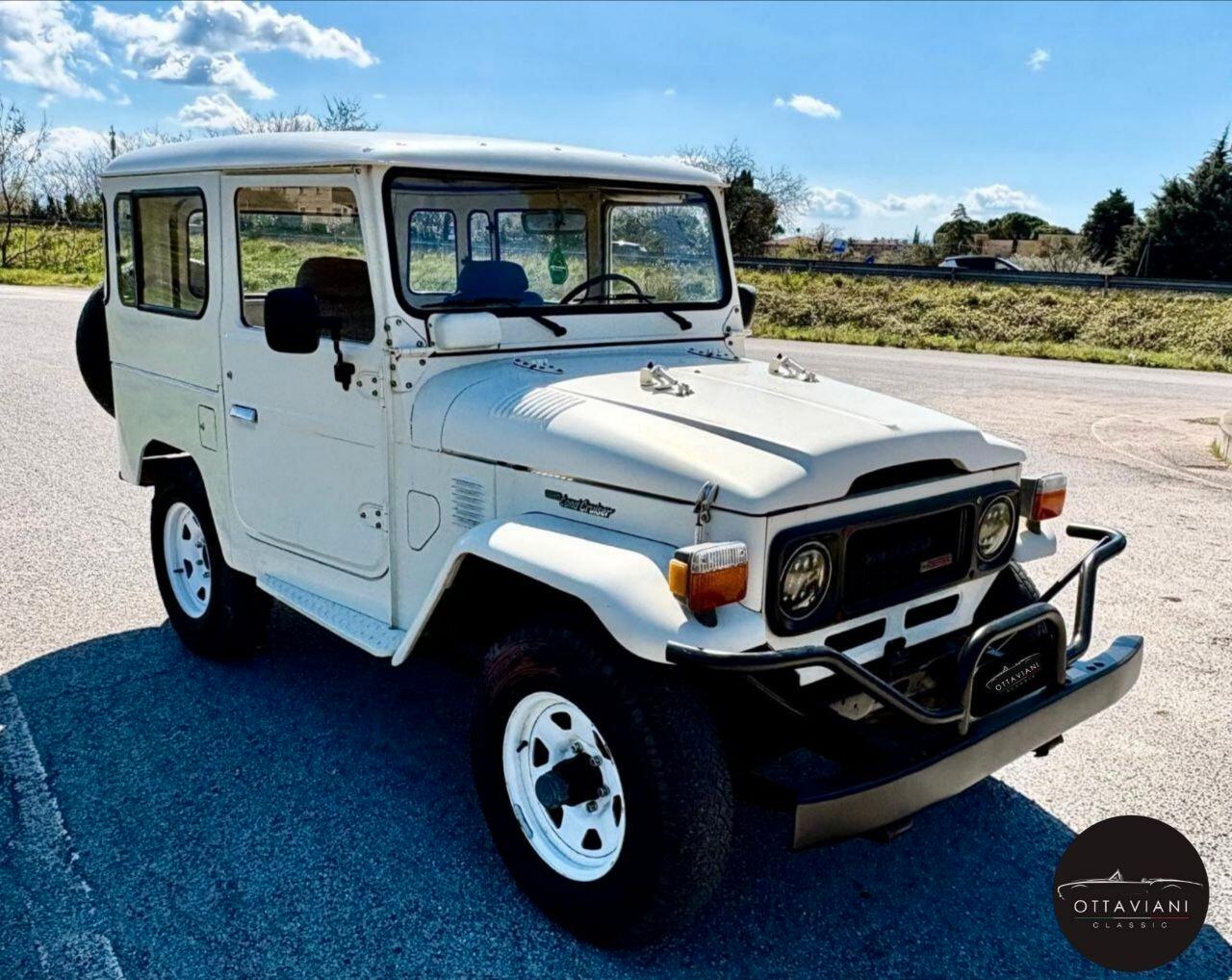 Toyota Land Cruiser BJ40 Trasformabile con centina