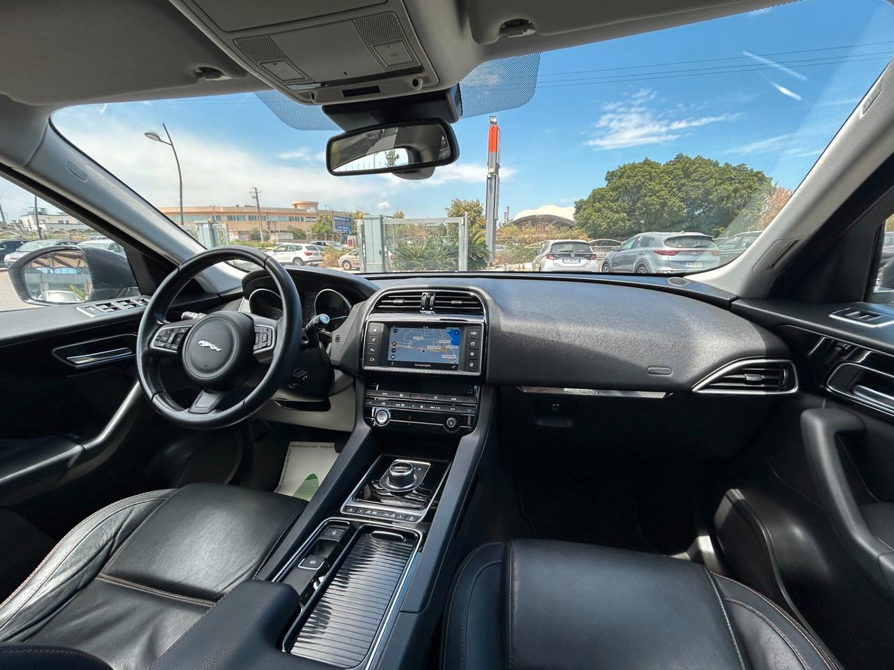 Jaguar F-Pace 2.0 D 180 CV AWD aut. Prestige