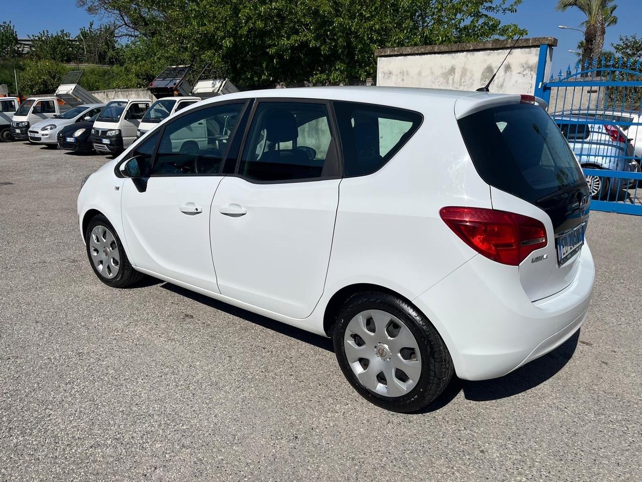 Opel meriva-1.4 benz/100 cv-Full-2011