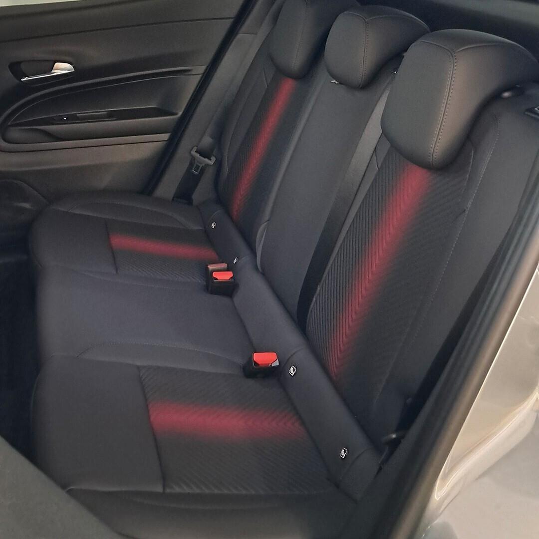 Alfa Romeo Junior 1.2 136 CV Hybrid eDCT6 Speciale tetto Apribile