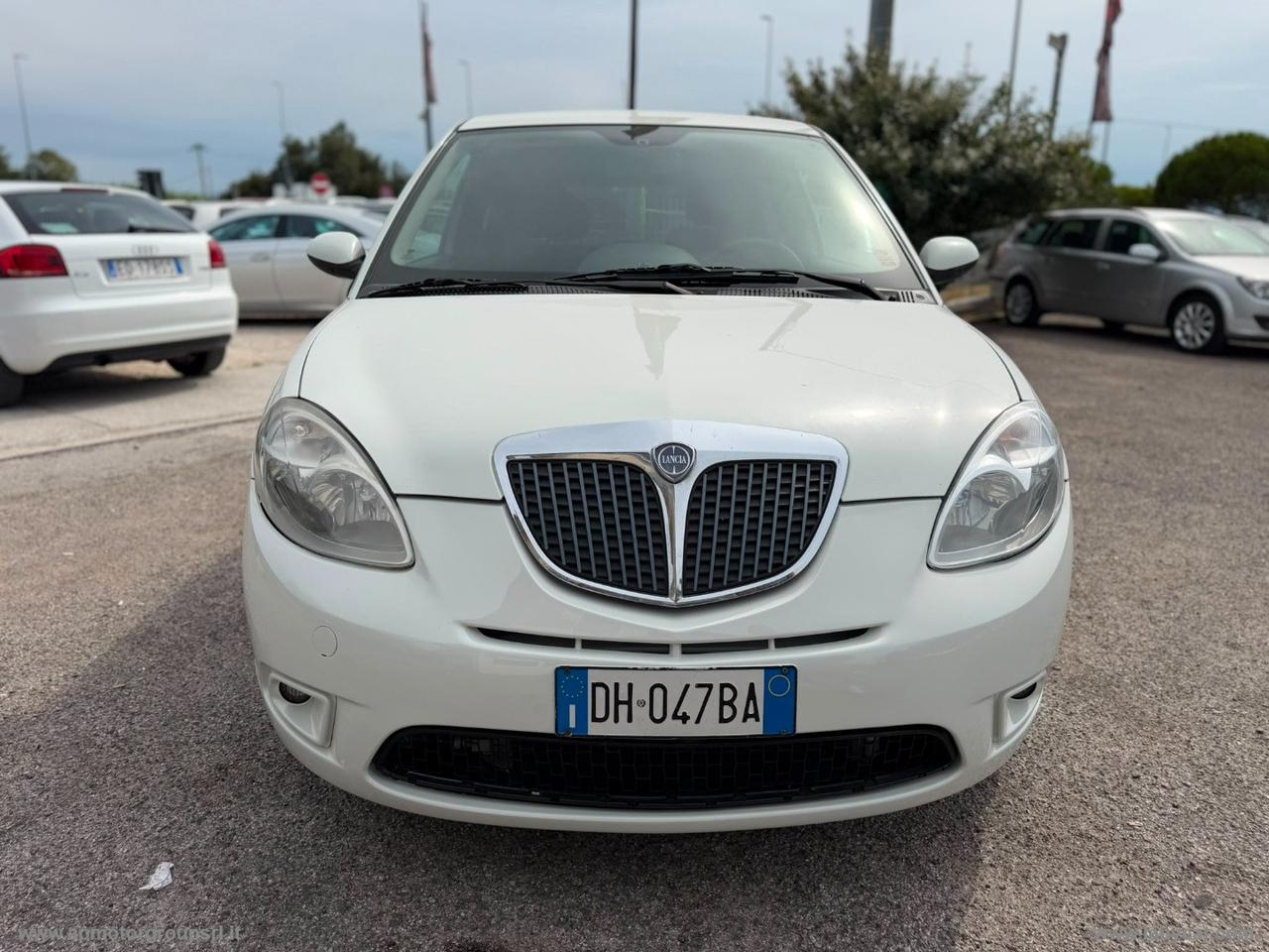 LANCIA Ypsilon 1.4 16V Platino AUTOMATICA