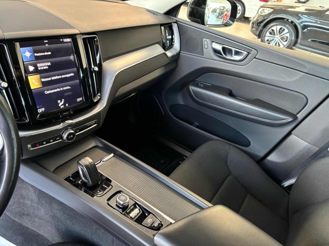 VOLVO XC60 B4 (d) AWD Geartronic Business