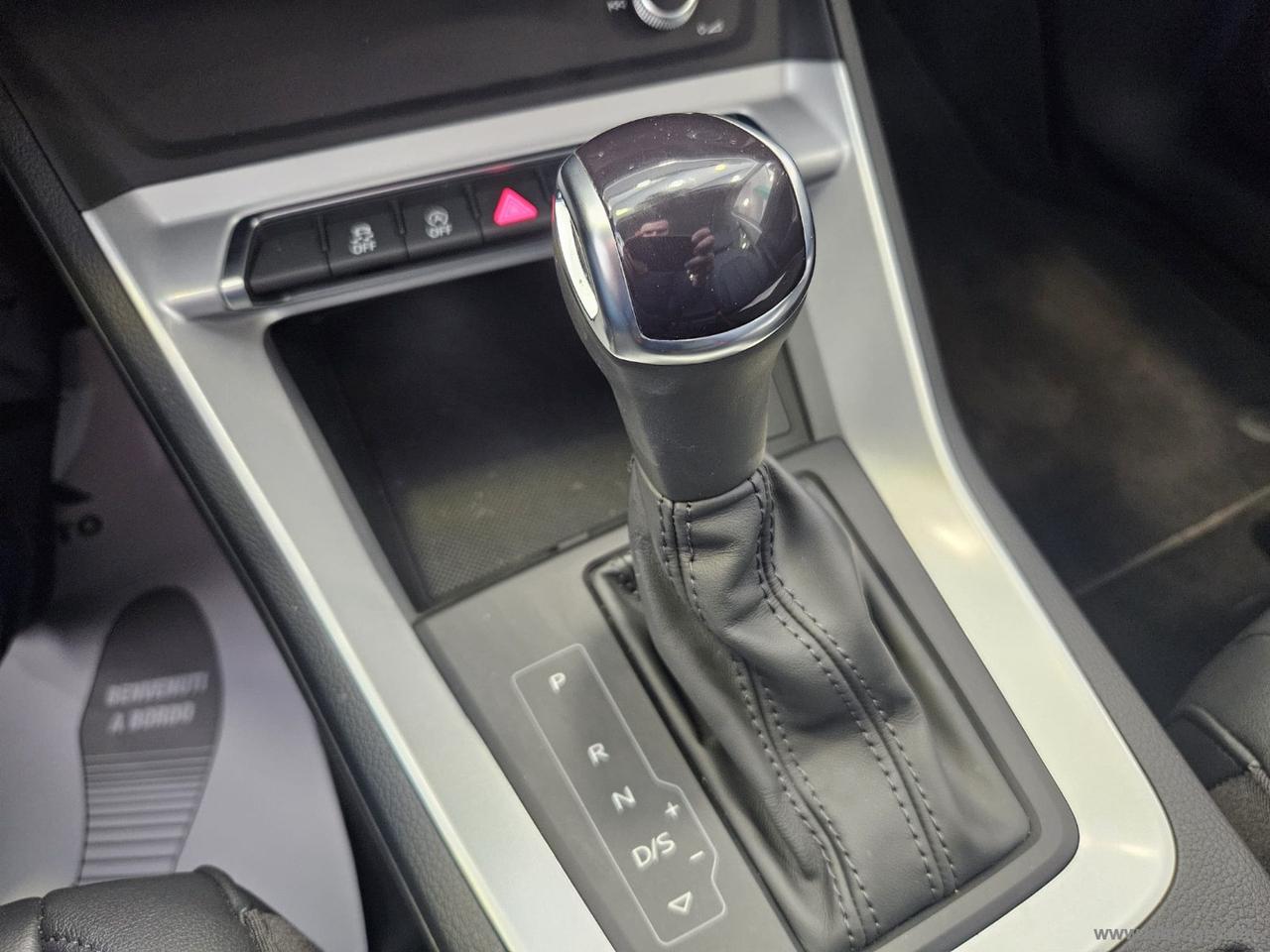AUDI Q3 40 TDI quattro S tr. Business Adv.