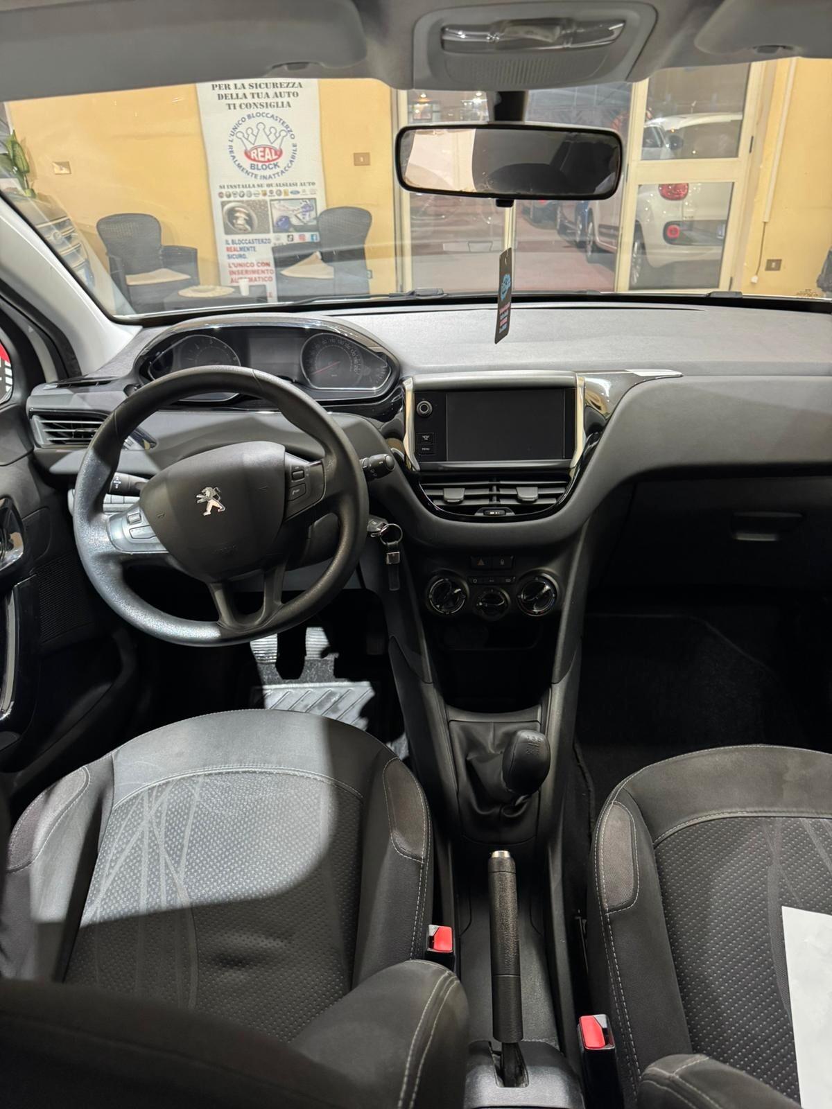 Peugeot 208 1.4 HDi 68 CV 5 porte Allure