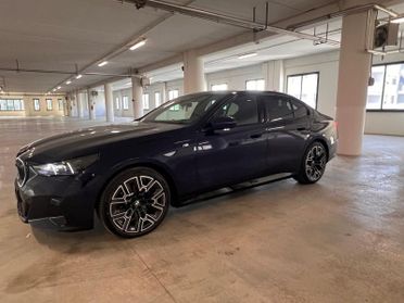 BMW Serie 5 G60 Berlina 520d 48V xdrive auto MSPORT