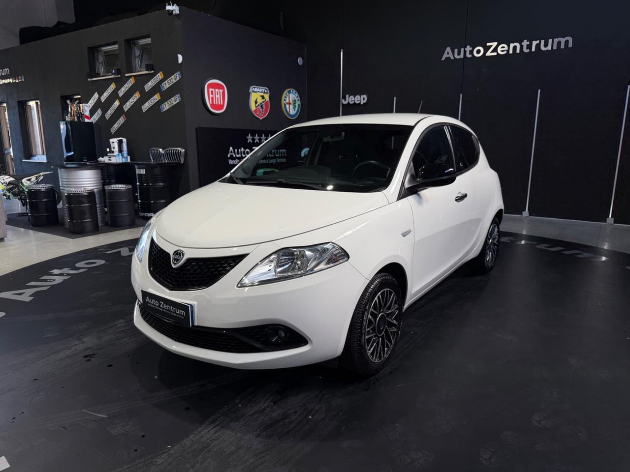 Lancia Ypsilon 1.0 FireFly 5 porte S&S Hybrid Ecochic Gold