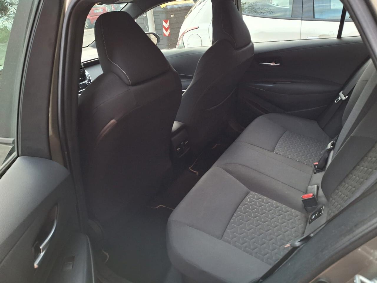Toyota Corolla TS 1.8 Hybrid Business